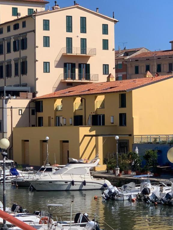Waterfront Balcony I Grani 2 Resort Style Suite Livorno Exteriör bild