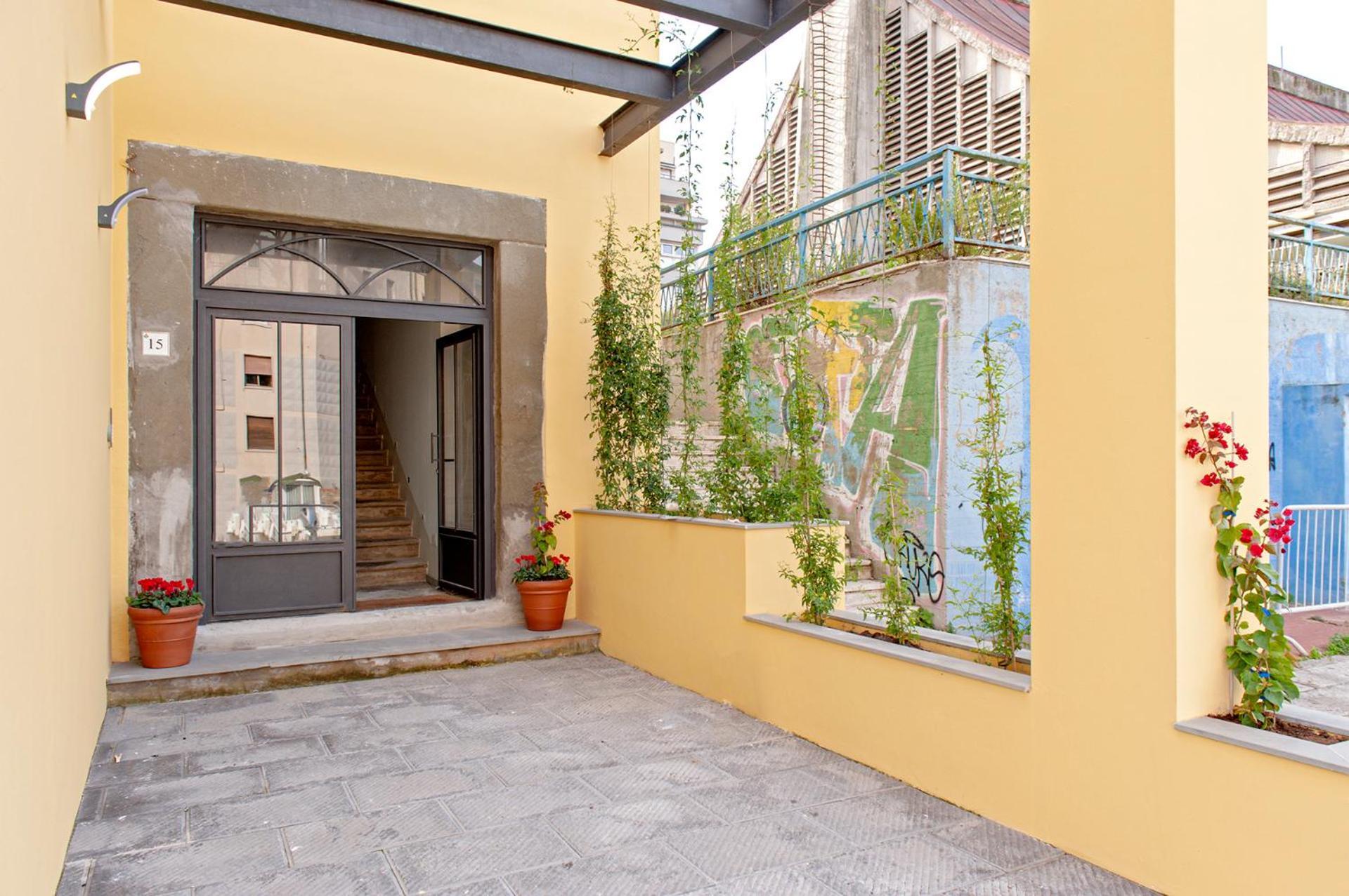 Waterfront Balcony I Grani 2 Resort Style Suite Livorno Exteriör bild